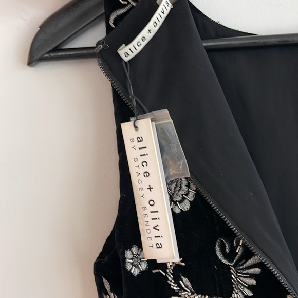 NWT Dress by Alice + Olivia Black Velvet Lindsey Pouf Dress (Sz 4) - Picture 6 of 13